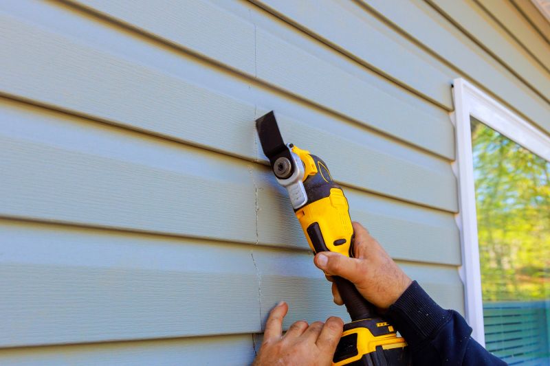 Using Power Tools for Cutting Siding